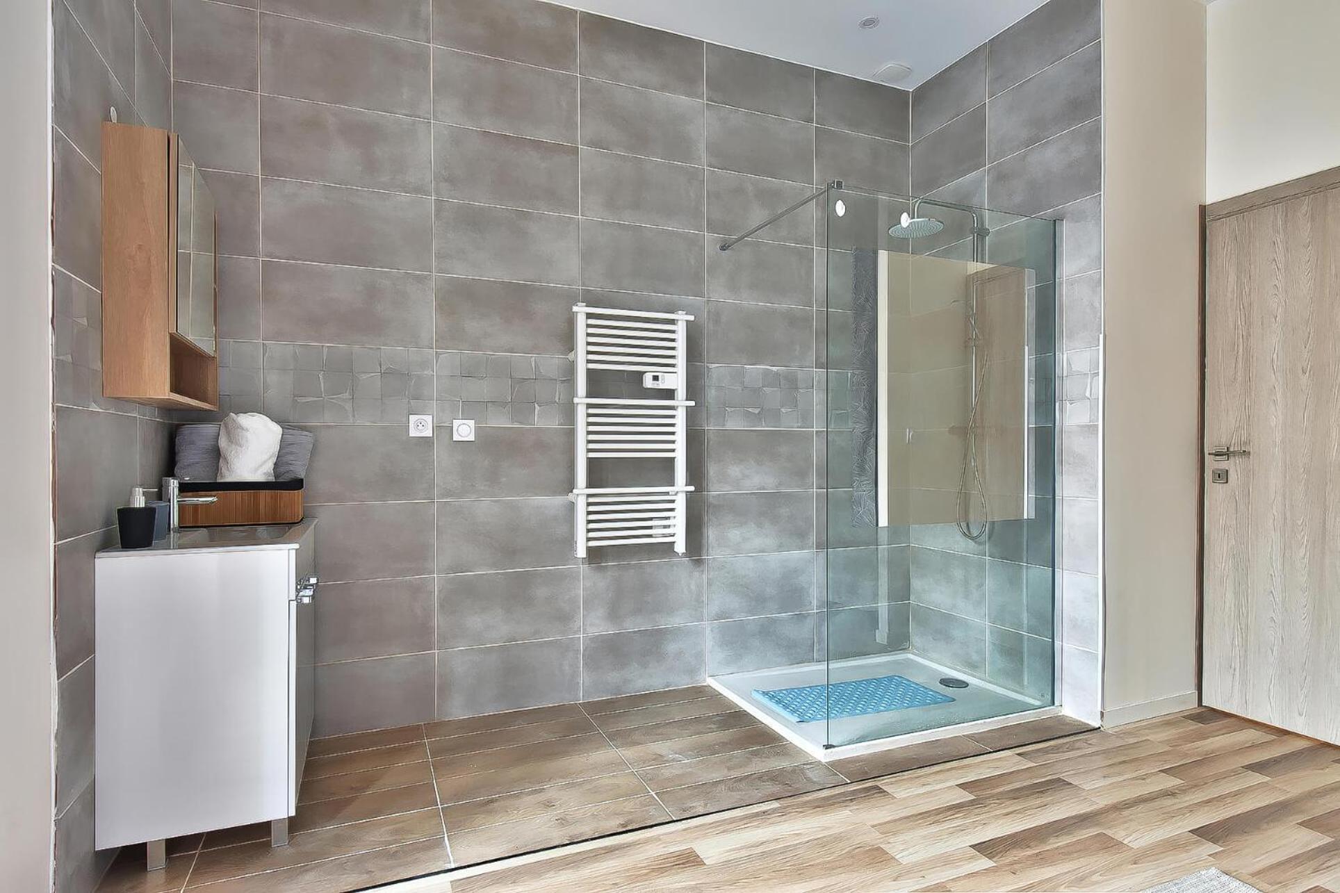 Apartment L'appart Chic - Terrasse - Proche Lyon & Tram Villeurbanne